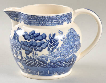 Willow Blue (Older, Smooth) Creamer