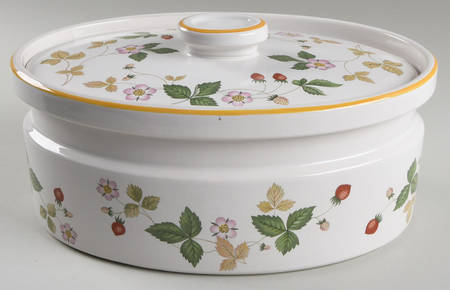 Wild Strawberry (Bone & Oven To Table) 2.5 Quart Oval Covered Casserole