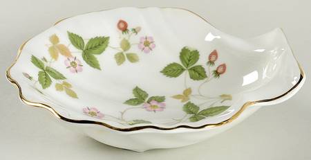 Wild Strawberry (Bone & Oven To Table) Shell Shaped Dish