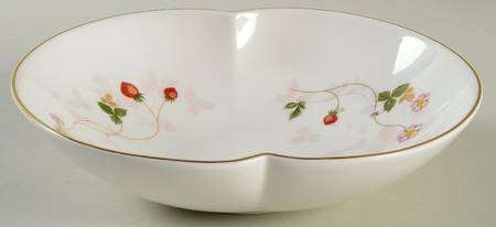 Wild Strawberry (Bone & Oven To Table) 8" Shallow Round Bowl