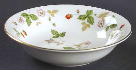 Wild Strawberry (Bone & Oven To Table) Coupe Cereal Bowl by Wedgwood