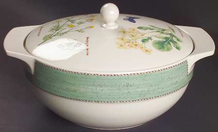 Sarah's Garden 3 Quart Oval Covered Casserole by Wedgwood