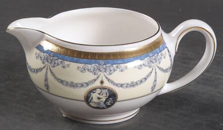 Madeleine 146 Shape Creamer