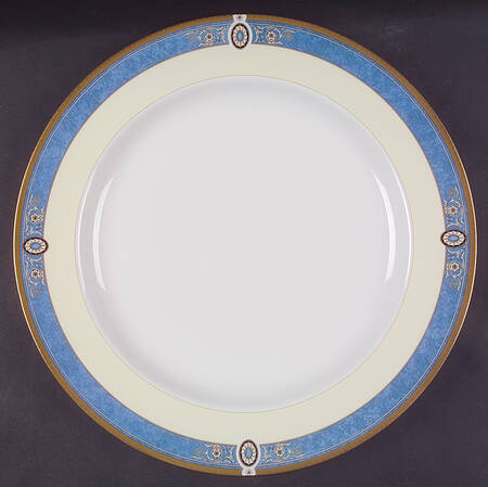 Madeleine 13" Chop Plate (Round Platter)