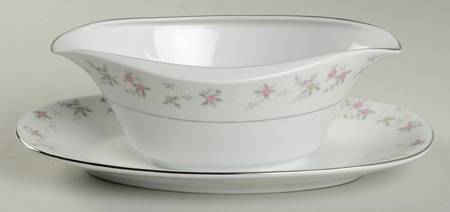 Surrey Gravy Boat with Attached Underplate