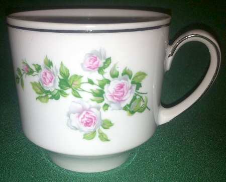 WIG314 Footed Cup