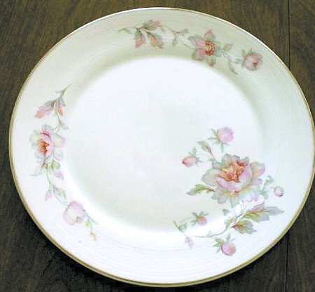Sylvia Dinner Plate by Westwood (Japan)