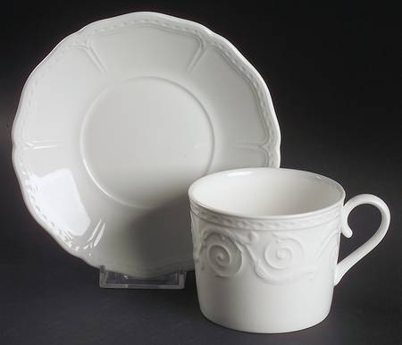 Traditions Flat Cup & Saucer Set