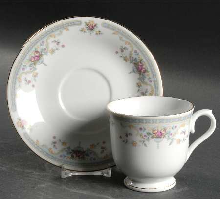 WLE4 Footed Cup & Saucer Set
