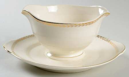 Mayflower Gravy Boat with Attached Underplate