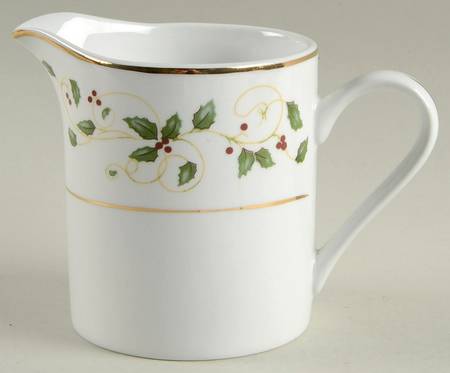 Holiday Vine Creamer
