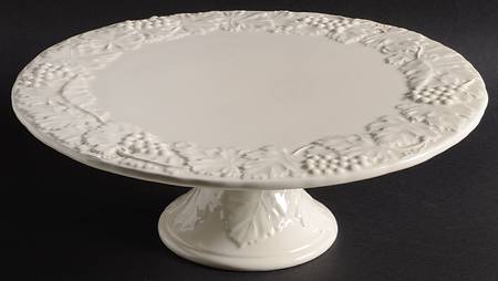 Napa Cream 14" Diameter Pedestal Cake Stand