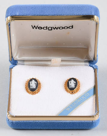 Jasperware Jewelry (Pair) Goldplate Screwback Earrings