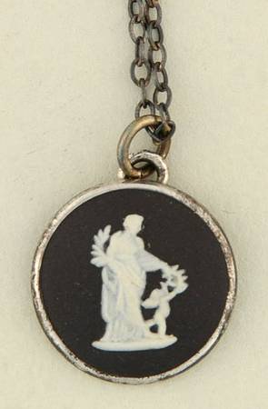 Jasperware Jewelry Round Silverplate Muse Necklace