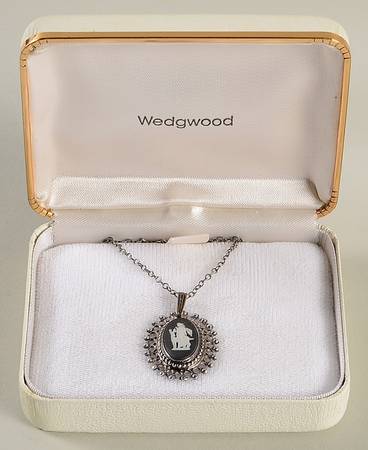 Jasperware Jewelry Oval Silverplate Deer Necklace
