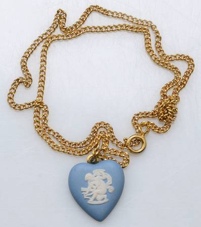 Jasperware Jewelry Heart Cupid/Muse Gold Necklace