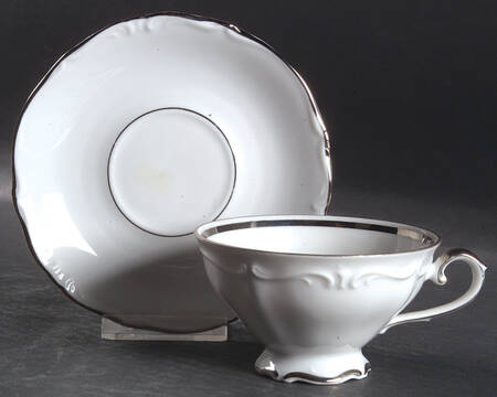 WIG822 Footed Cup & Saucer Set