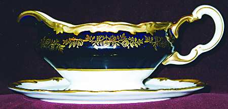 6208 Gravy Boat with Attached Underplate