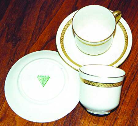 WAU7 Footed Cup & Saucer Set by Warrin (USA)