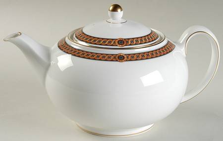 Commodore Teapot & Lid