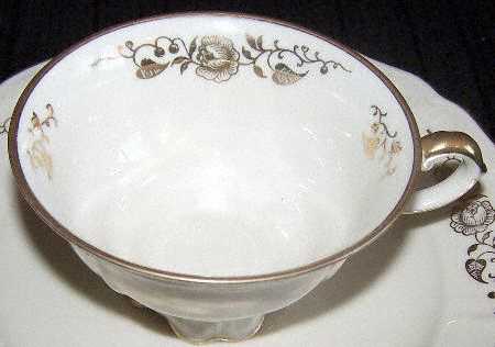 WIG1064 Footed Cup