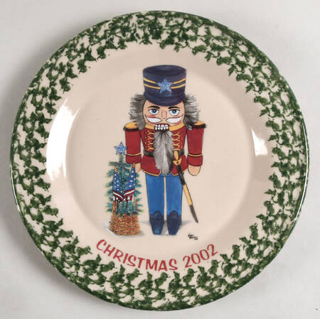 Green Sponge Christmas Dinner Plate