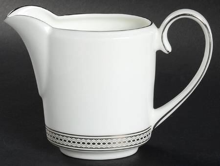 Moderne Creamer