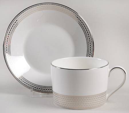 Moderne Flat Cup & Saucer Set