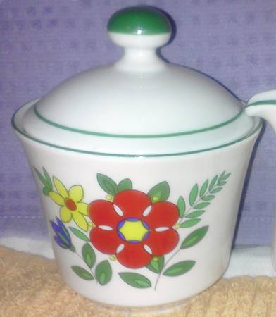WIG776 Sugar Bowl & Lid