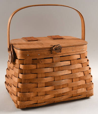 Baskets and Accessories Clammer Purse Basket