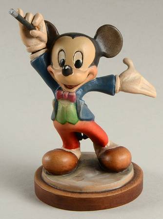 Disney Characters Figurine Maestro Mickey - Boxed