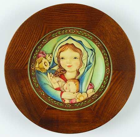 Ferrandiz Mother's Day Plate Mother Holding Child - Boxed