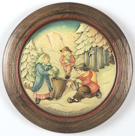 Anri Christmas Plate Moss Gatherers Of Villnoess - No Box