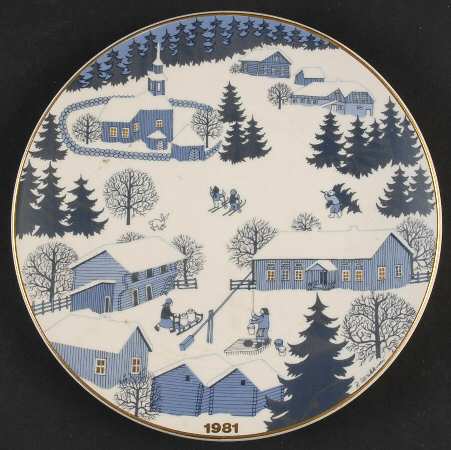 Arabia Christmas Plate Collecting Water - Boxed