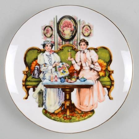 Avon Plates Mrs. Albee - No Box