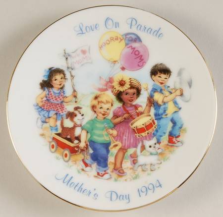 Mother's Day Love On Parade - Boxed