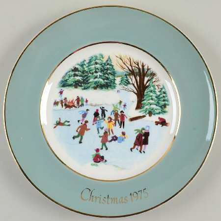 Christmas Plate Skaters On The Pond - Boxed