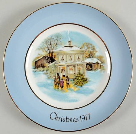 Christmas Plate Carollers In The Snow - No Box