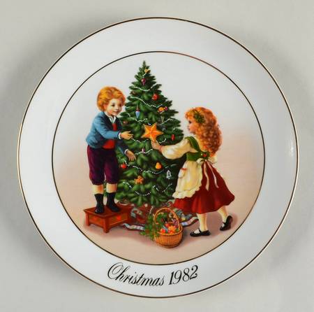 Christmas Plate Keeping The Christmas Tradition - No Box