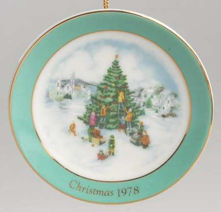Avon Miniature Christmas Plate by Avon