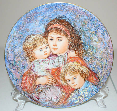 International Maternal Love Yvette Avec Ses Enfants - No Box