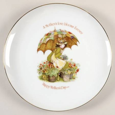 Holly Hobbie-Mother's Day Plate Mother's Love Blooms Forever - No Box 76a