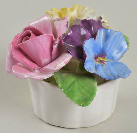 Floral Giftware Flower Pot-Rose,Carnation,Pansy - No Box