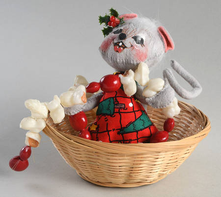 Christmas Mice Popcorn Basket - No Box
