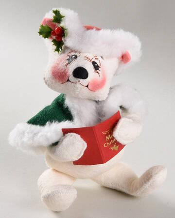 Annalee Christmas Doll Bearing Greetings Caroling - No Box