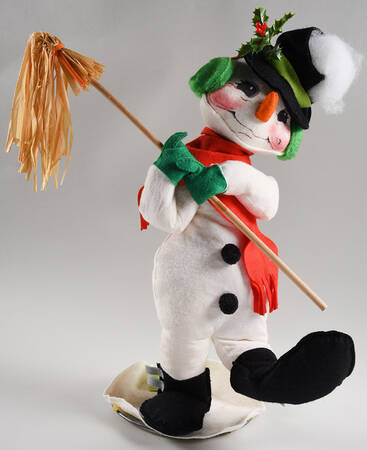 Annalee Christmas Doll Snowman With Broom - No Box