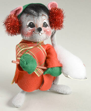 Christmas Mice Shoveling Snow Mouse - No Box
