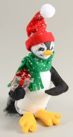 Annalee Christmas Doll Penguin With Gift - No Box