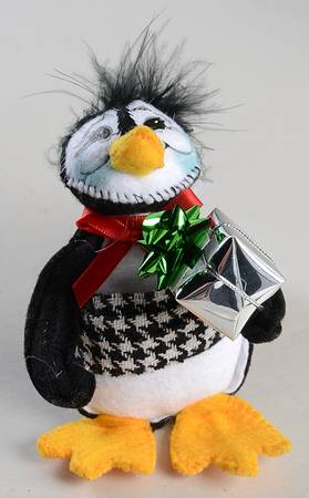 Annalee Christmas Doll Classy Pengun With Gift - No Box