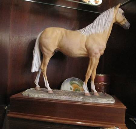 Albany Fine China Figurines Palomino Horse Wooden Plinthe - No Box